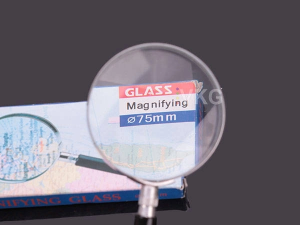 Loupe métallique classique 75 mm