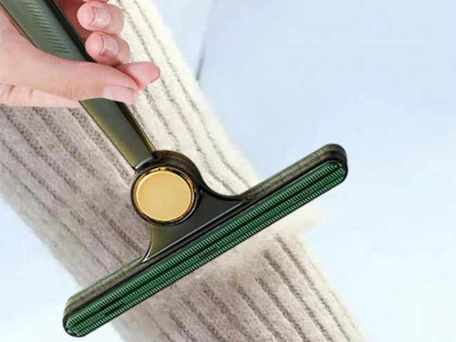 Brosse réversible pour éliminer les poils de chien des tapis