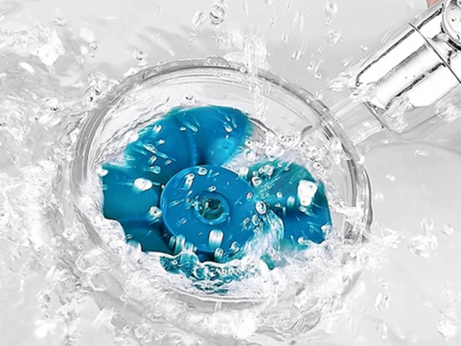 Pomme de douche avec turbine