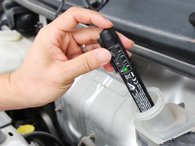 Testeur de liquide de frein avec mesureur LED