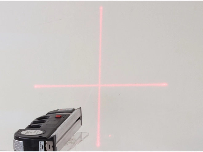 Niveau laser avec mètre standard et mètre rétractable