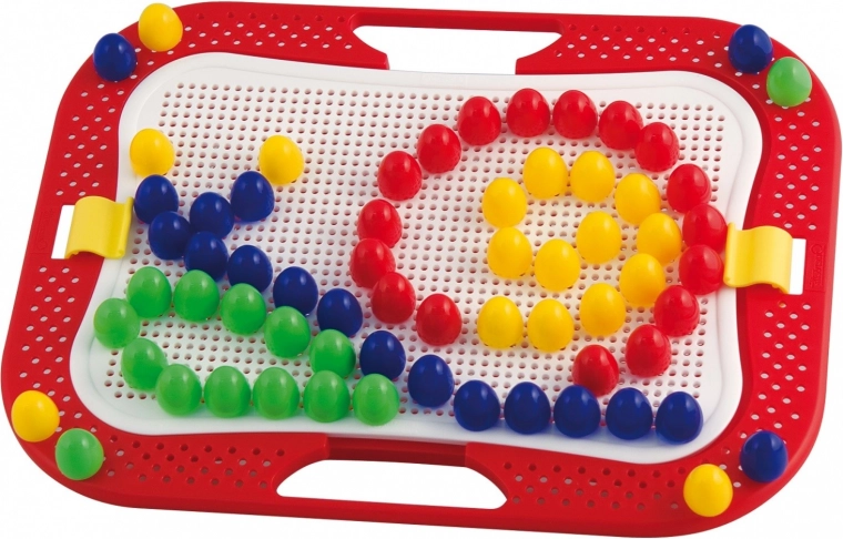 Mosaïque créative avec grandes chevilles