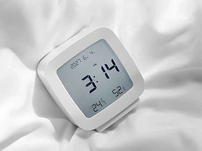 Réveil avec fonction snooze et mesure de la température et de l'humidité