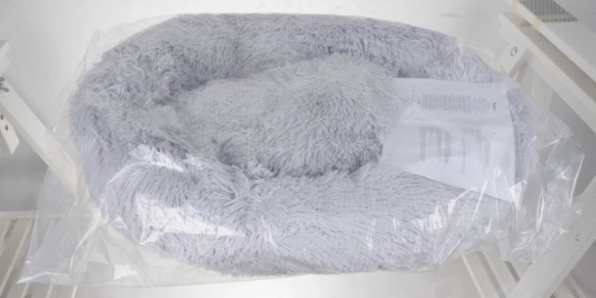 Lit gris poilu - 60 cm