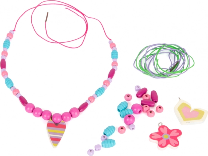 Perles colorées et pendentifs pour la créativité