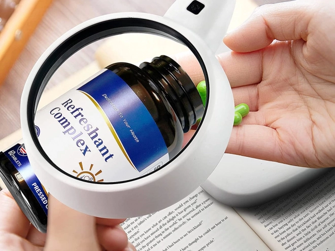 Loupe cosmétique avec éclairage LED