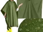 Poncho vert contre la pluie