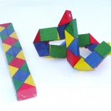 Casse-tête serpent en bois coloré