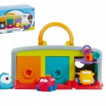 Garage pour petites voitures avec trois voitures et accessoires