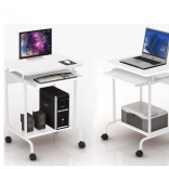 Table d'ordinateur blanche