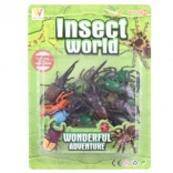 Collection de coléoptères en plastique sur carte