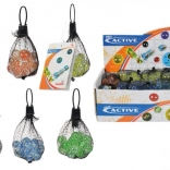 Billes en verre dans un filet