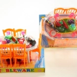 Table avec repas pour poupées avec chaises et vaisselle