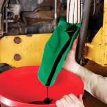 Outil pour le changement d'huile dans la voiture